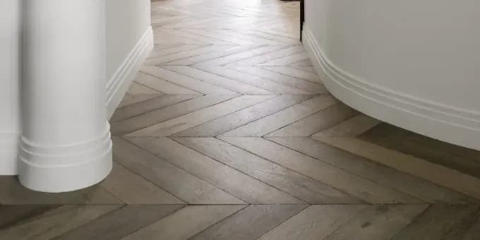 Langlebige Sockelleisten für Renovierungen in Berlin kaufen